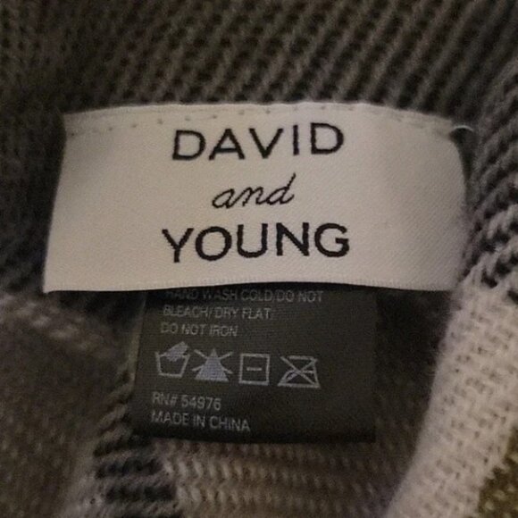 David & Young | Plaid Shawl Wrap - Picture 7 of 8